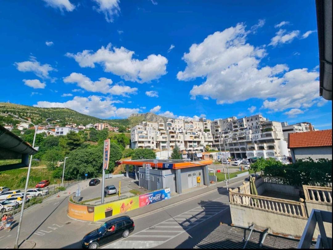 Dzana Mostar